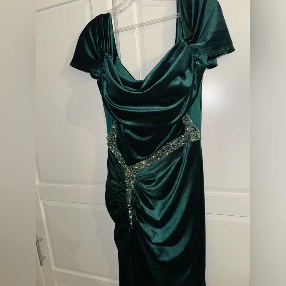 Custom gown - Picture 5 of 15